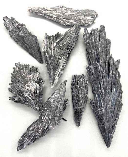 1 lb Black Kyanite, Broom untumbled stones - Click Image to Close