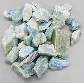 1 lb Aquamarine, Blue untumbled stones - Click Image to Close